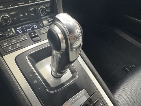 Used 2016 Porsche Boxster image 24