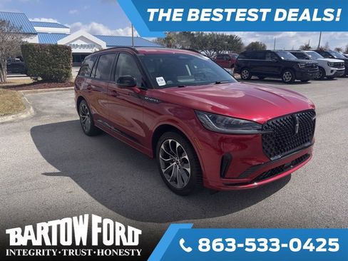 Used 2025 Lincoln Aviator 2WD w/ Jet Appearance Package image 3