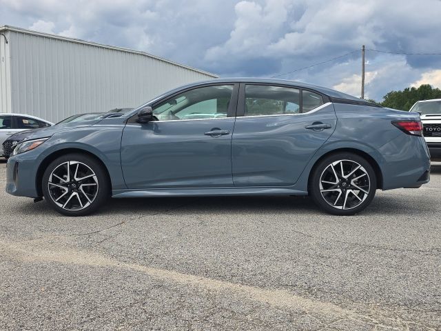 Used 2024 Nissan Sentra SR FWD image 2