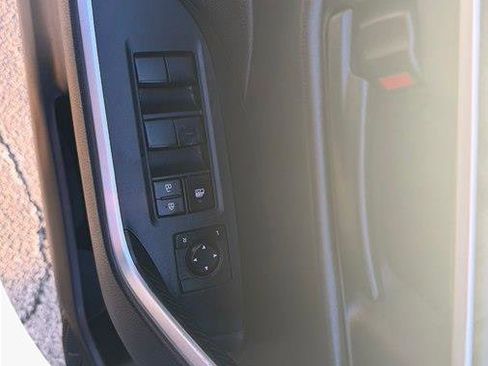 Used 2019 Toyota RAV4 LE image 17