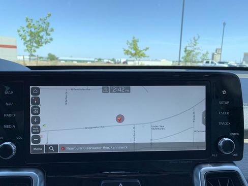 Used 2022 Kia Sorento EX w/ Panoramic Sunroof Package FWD image 24