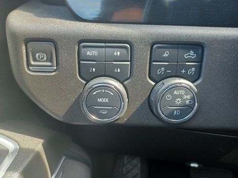 Used 2022 Chevrolet Silverado 1500 4x4 Crew Cab High Country w/ High Country Premium Package image 21