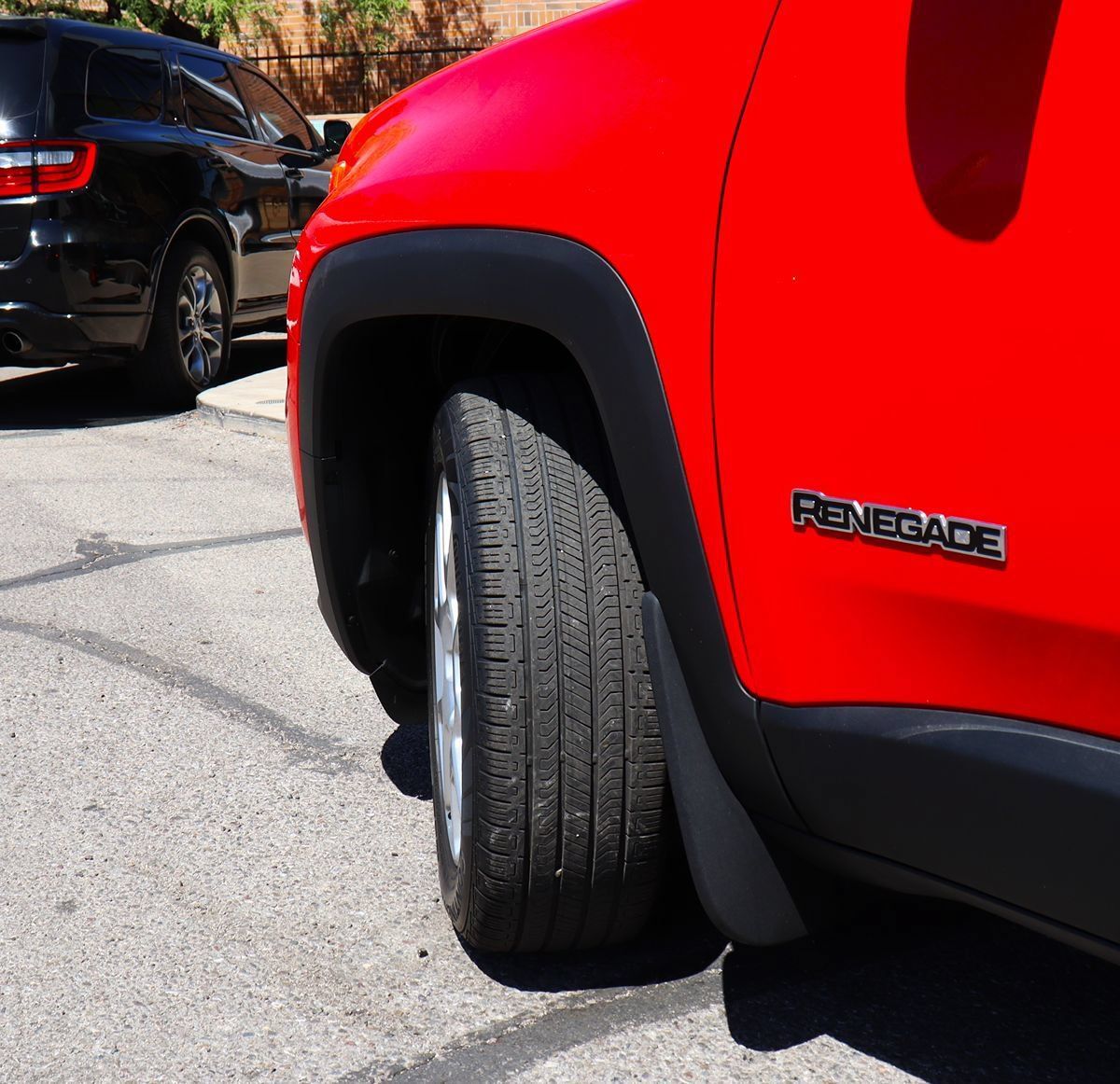 Used 2019 Jeep Renegade Latitude FWD image 6