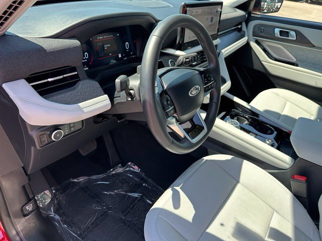 Used 2025 Ford Explorer Platinum w/ Ultimate Package AWD/4WD image 24