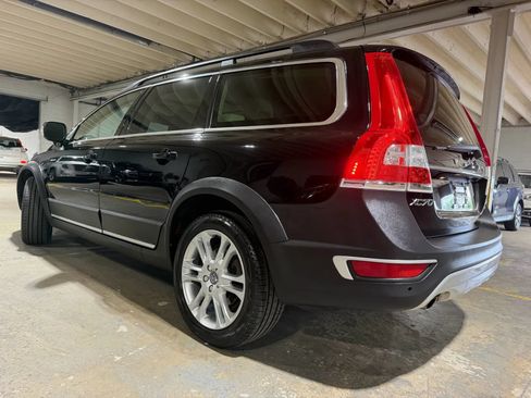 Used 2016 Volvo XC70 T5 Platinum w/ Climate Package AWD/4WD image 3