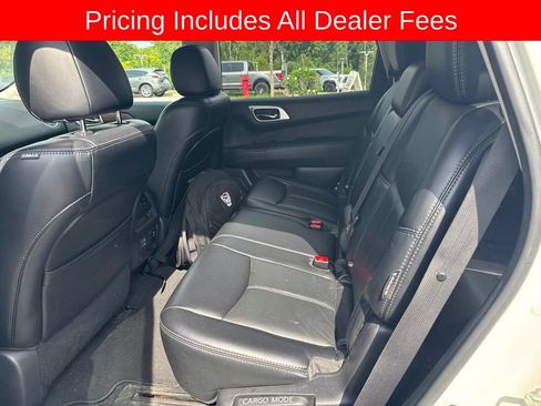 Used 2018 Nissan Pathfinder Platinum AWD/4WD image 12