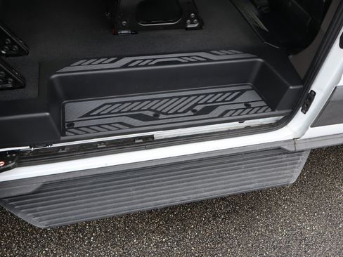 Used 2023 Ford Transit 350 XLT image 19