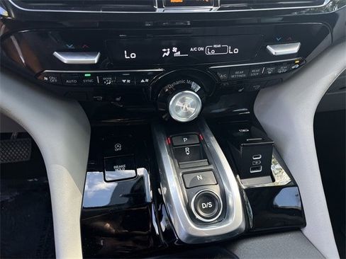 Certified 2024 Acura MDX SH-AWD w/ Technology Package image 20