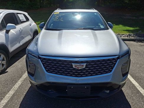 Used 2024 Cadillac XT4 Premium Luxury AWD/4WD image 2