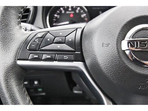 Certified 2019 Nissan Rogue SV w/ Premium Package image 11