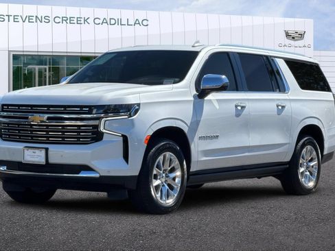 Used 2022 Chevrolet Suburban Premier AWD/4WD image 7
