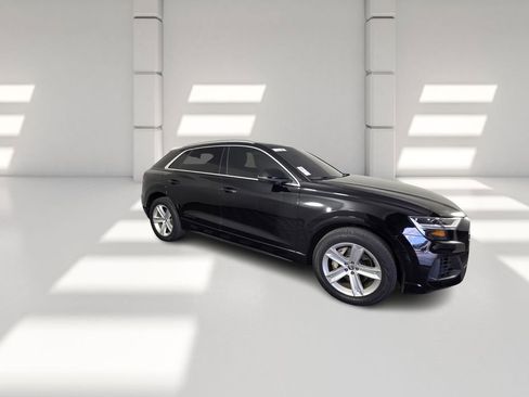 Used 2019 Audi Q8 Premium w/ Convenience Package image 4