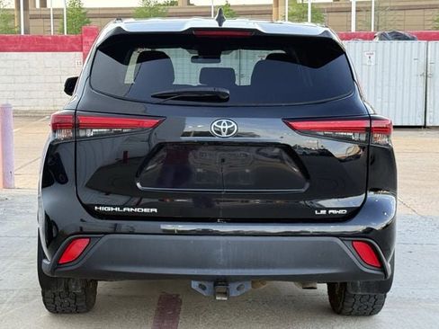 Used 2023 Toyota Highlander LE image 5