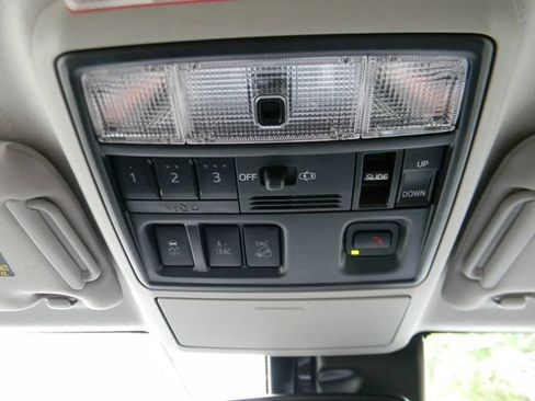 Used 2022 Toyota 4Runner SR5 Premium w/ Moonroof Package AWD/4WD image 17