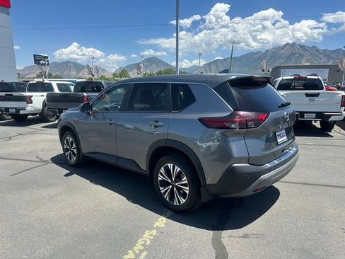 Used 2023 Nissan Rogue SV FWD image 8