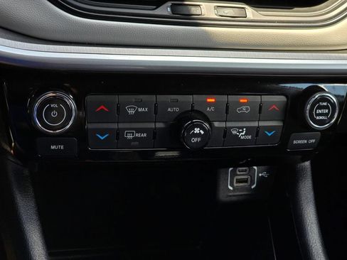 Used 2025 Jeep Compass Limited AWD/4WD image 21