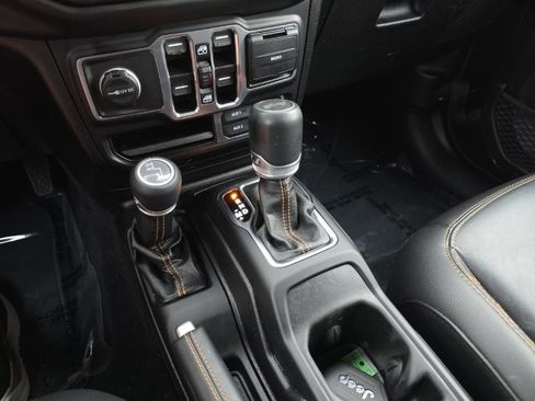 Used 2021 Jeep Wrangler Unlimited Sahara AWD/4WD image 30