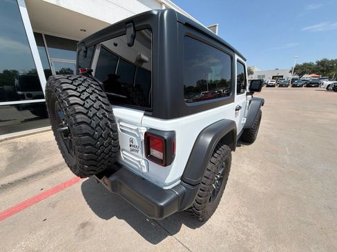 Used 2025 Jeep Wrangler Sport AWD/4WD image 6