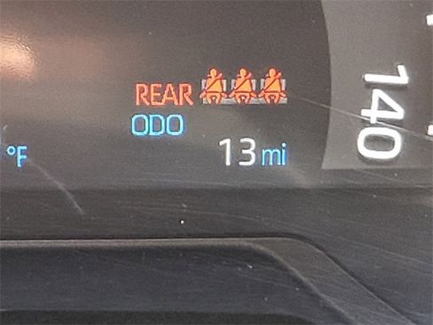 Used 2025 Toyota RAV4 XLE image 6