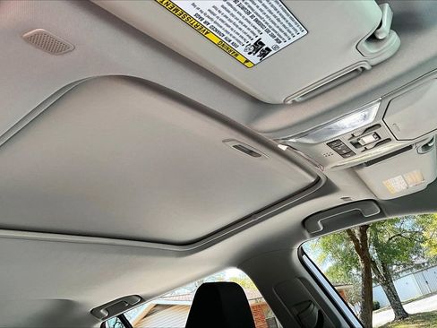 Used 2025 Toyota RAV4 XLE w/ Convenience Package image 28