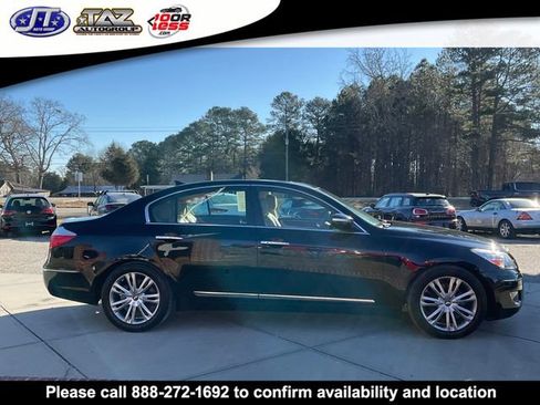 Used 2010 Hyundai Genesis 4.6 image 8