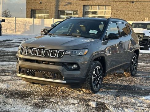 Used 2024 Jeep Compass Limited image 7