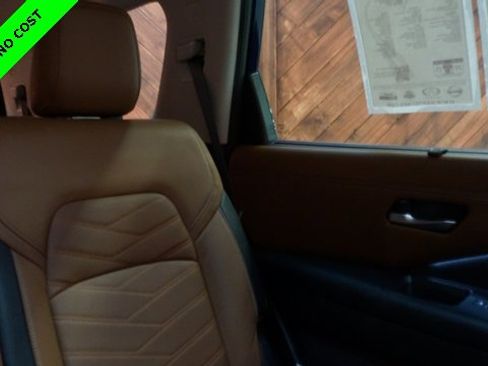 Used 2022 Nissan Pathfinder Platinum w/ Cargo Package image 61