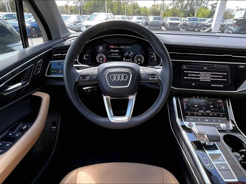 Certified 2025 Audi Q7 2.0T Premium w/ Convenience Plus Package image 19