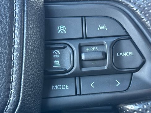 Used 2025 Toyota Tacoma SR5 image 30