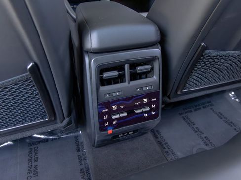 New 2025 Porsche Macan Electric RWD image 42