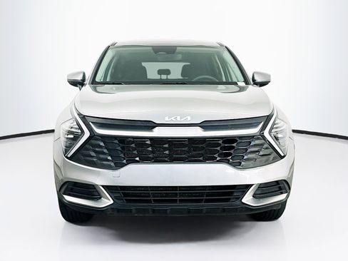 Used 2025 Kia Sportage LX image 2