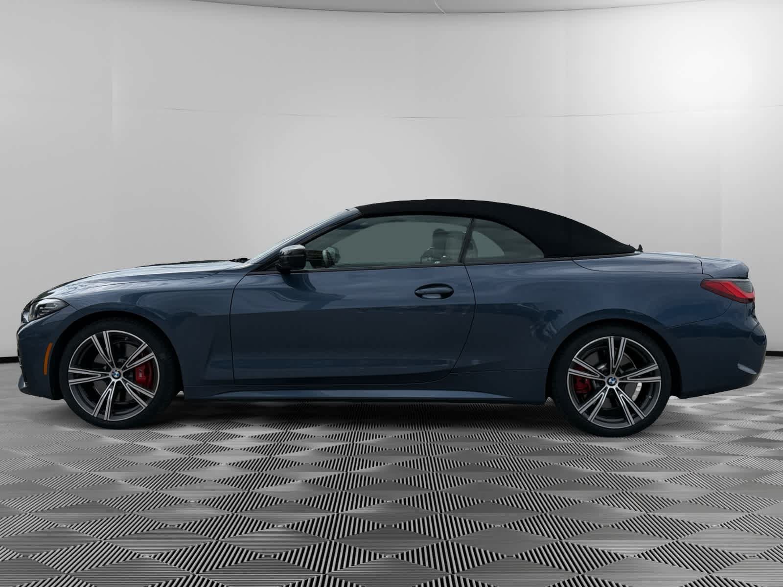 Used 2023 BMW 430i xDrive Convertible w/ M Sport Package AWD/4WD image 2