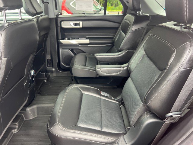 Used 2022 Ford Explorer Limited w/ Equipment Group 301A AWD/4WD image 23