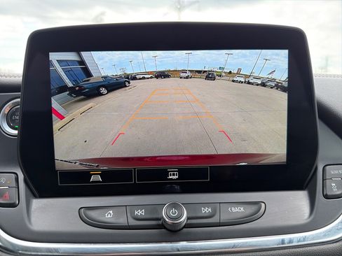 Used 2025 Chevrolet Blazer LT image 17