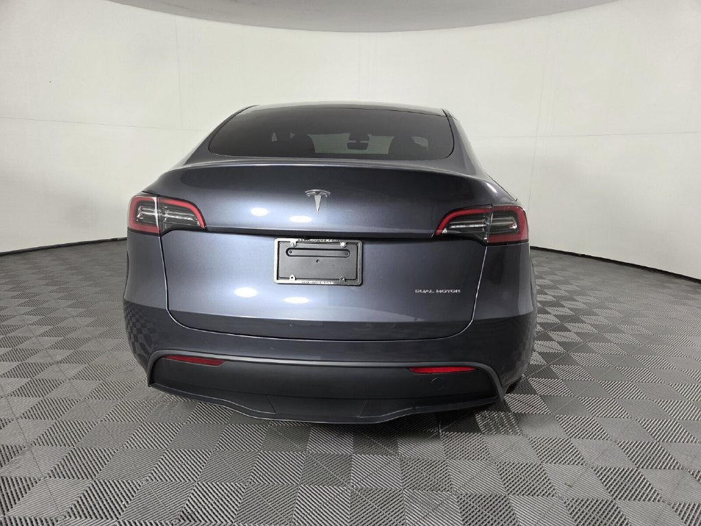 Used 2023 Tesla Model Y AWD image 5