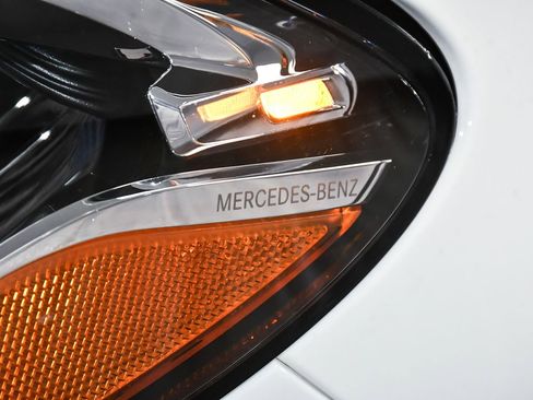 Used 2025 Mercedes-Benz GLE 450e 4MATIC w/ AMG Line Exterior image 80