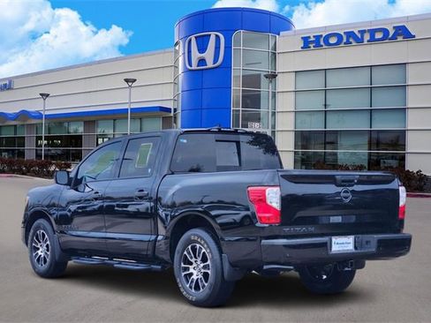 Used 2022 Nissan Titan SV w/ Accessory Utility Package image 4