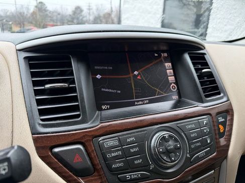 Used 2018 Nissan Pathfinder Platinum image 8