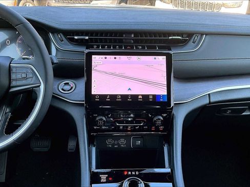 New 2025 Jeep Grand Cherokee L Limited w/ Black Appearance Package image 7