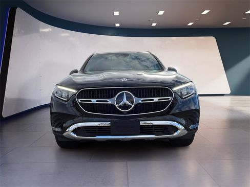 Certified 2025 Mercedes-Benz GLC 300 4MATIC image 8