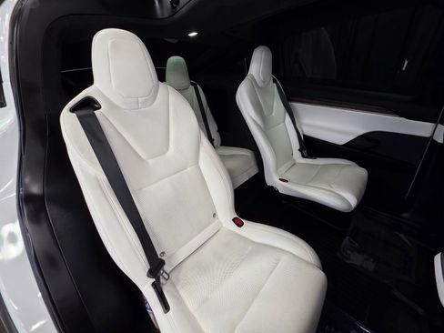 Used 2022 Tesla Model X AWD/4WD image 40