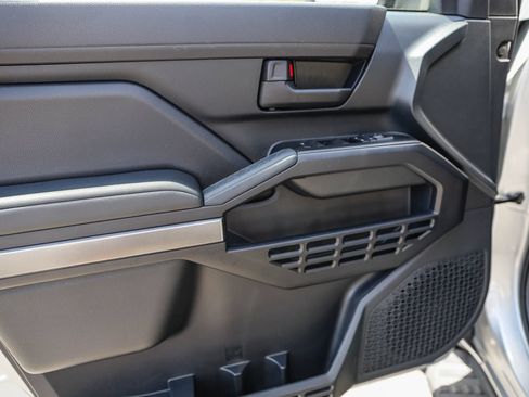 Certified 2025 Toyota 4Runner SR5 AWD/4WD image 20