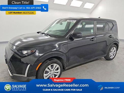 Used 2023 Kia Soul LX FWD image 1