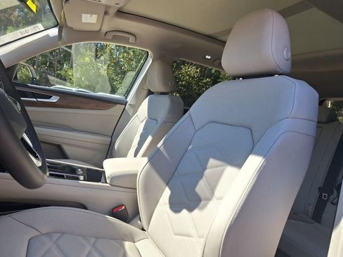 New 2026 Volkswagen Atlas SE image 11