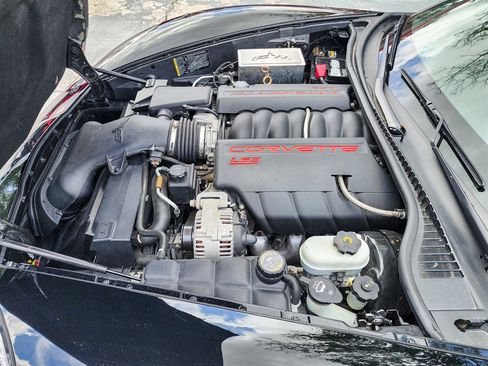 Used 2010 Chevrolet Corvette Convertible w/ Preferred Equipment Group RWD image 29