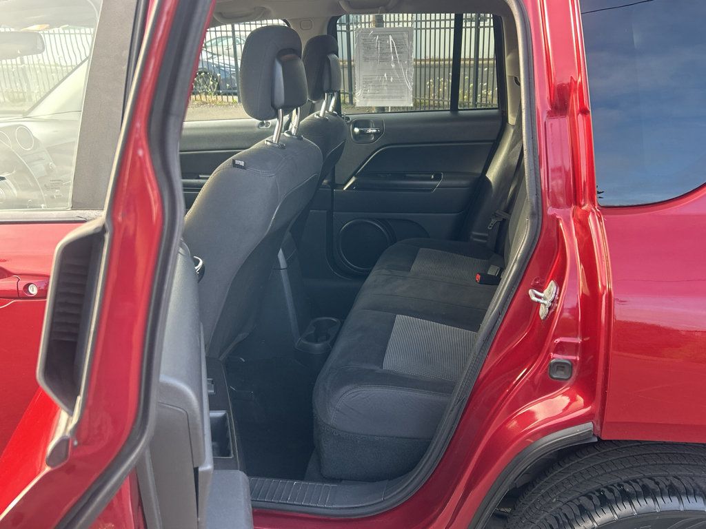 Used 2011 Jeep Compass Sport FWD image 25