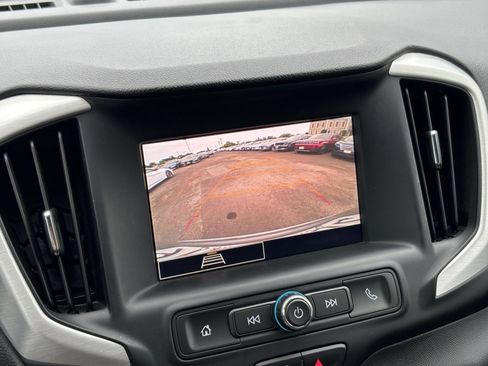 Used 2024 GMC Terrain SLE FWD image 19