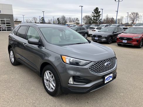 Used 2024 Ford Edge SEL w/ Convenience Package AWD/4WD image 4