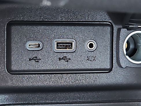 Used 2019 Chevrolet Equinox LT FWD image 24