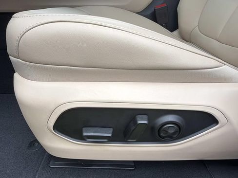 New 2026 Jeep Grand Cherokee L Limited RWD image 25